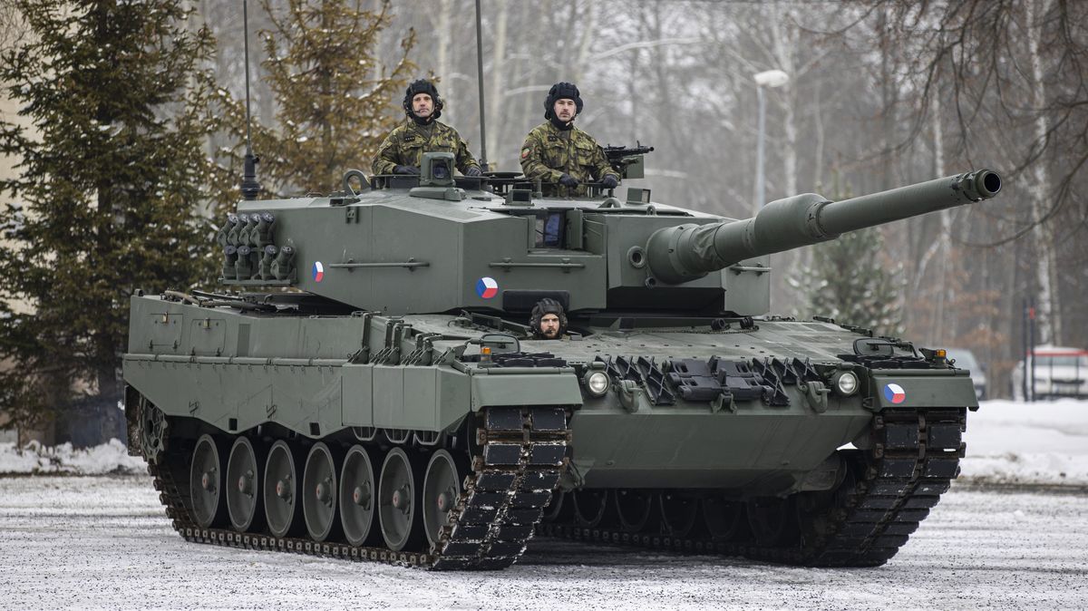 Obrazem: Česká armáda má první tank Leopard z Německa